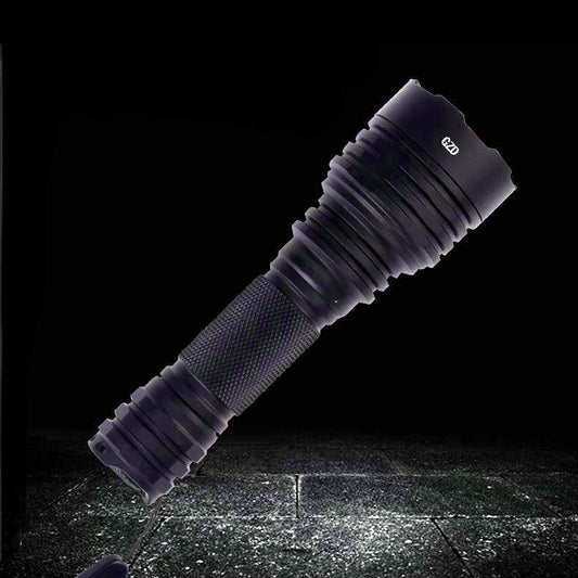 High output aluminum flashlight